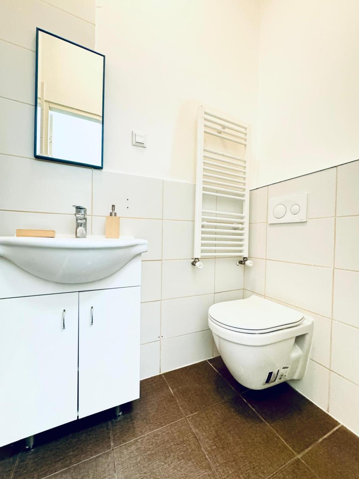 Apartment Cozy Apt, 15-min Drive To Schoenbrunn *