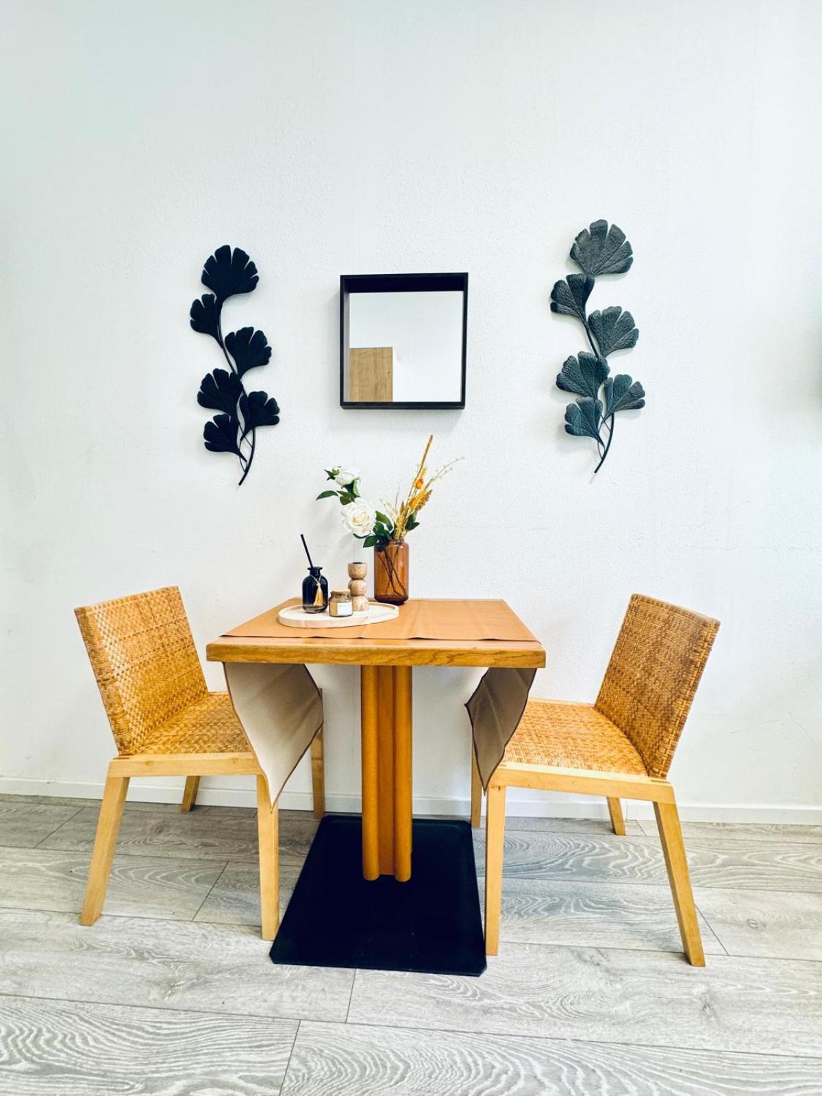Apartment Cozy Apt, 15-min Drive To Schoenbrunn Wien