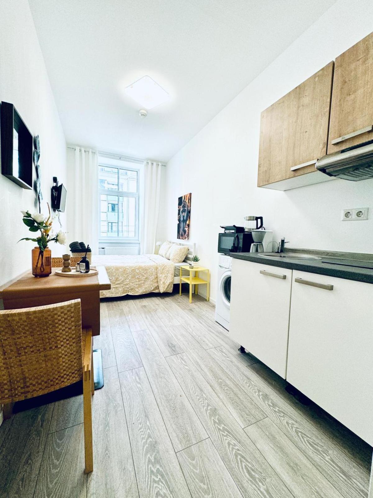 Apartment Cozy Apt, 15-min Drive To Schoenbrunn