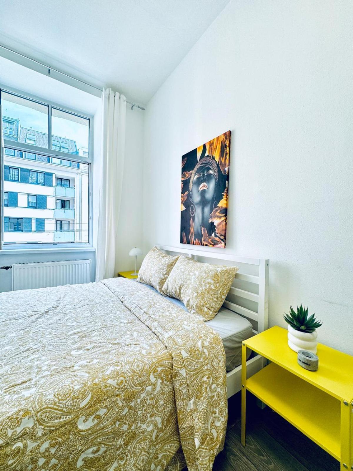 Apartment Cozy Apt, 15-min Drive To Schoenbrunn *